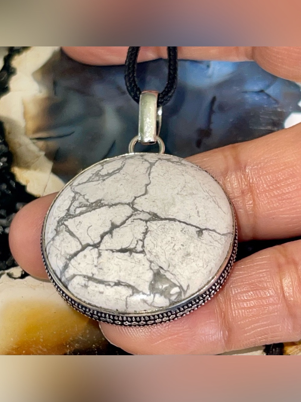 Howlite Magnesite Earrings & Pendant Set